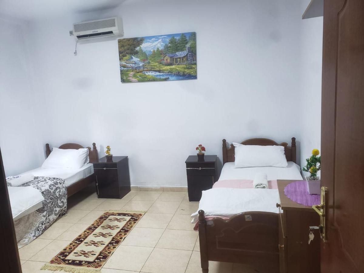 Hostel Split Rock 티라나 외부 사진