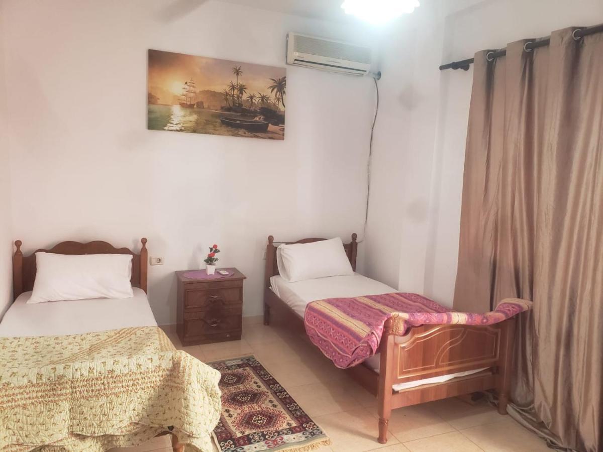Hostel Split Rock 티라나 외부 사진