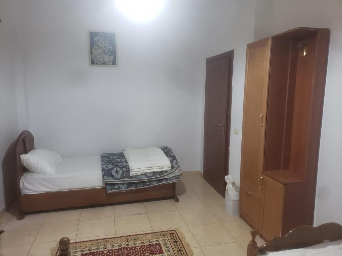 Hostel Split Rock 티라나 외부 사진