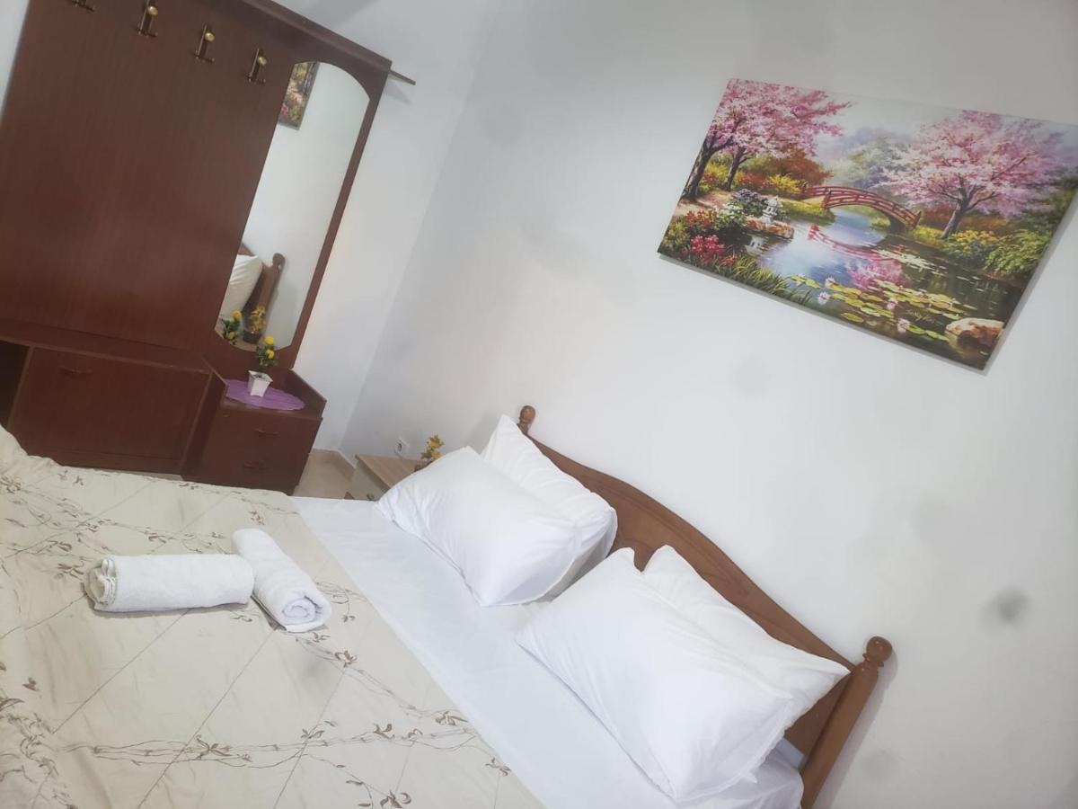 Hostel Split Rock 티라나 외부 사진
