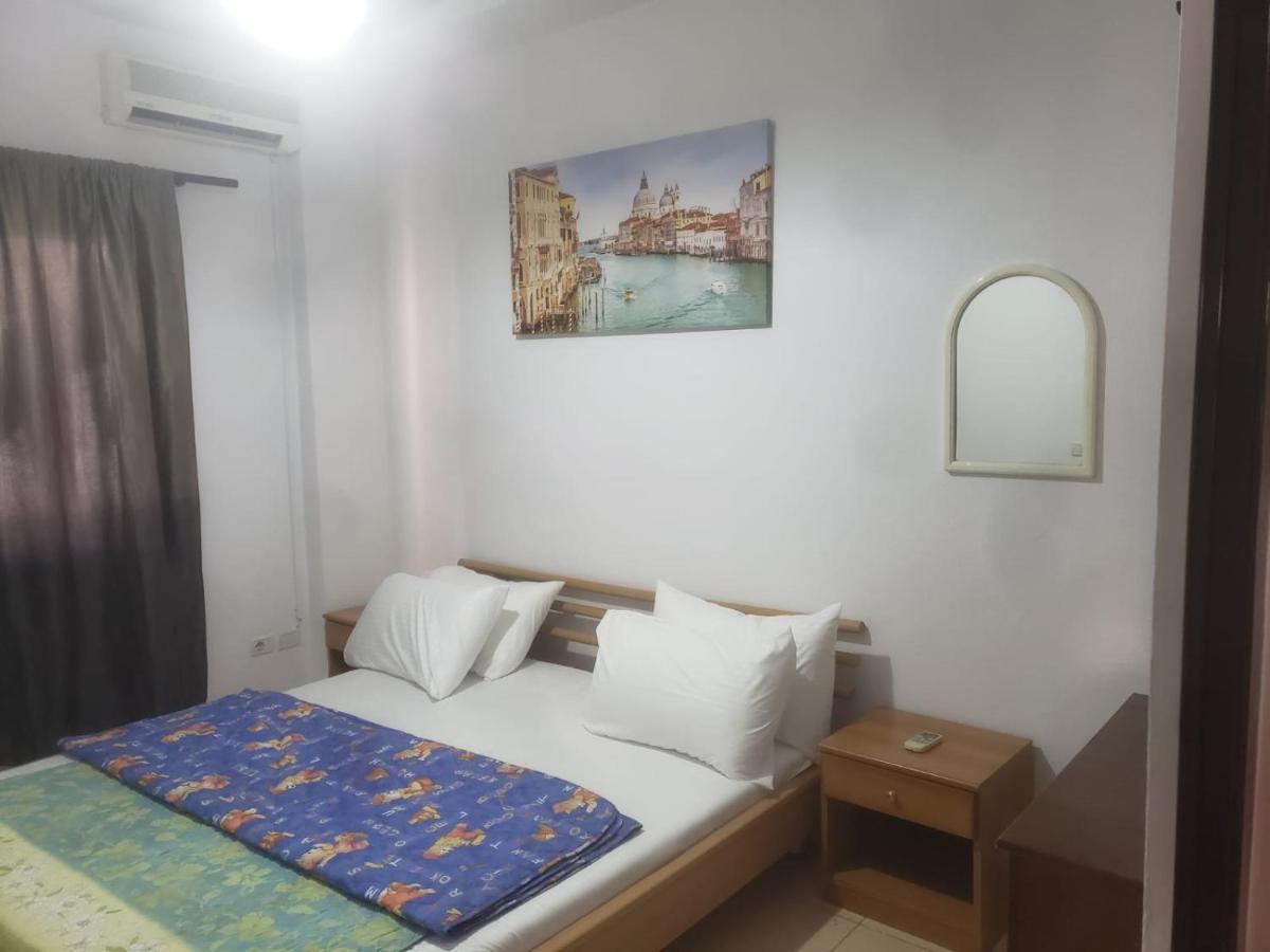 Hostel Split Rock 티라나 외부 사진