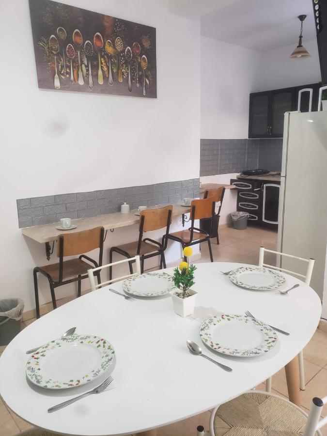 Hostel Split Rock 티라나 외부 사진
