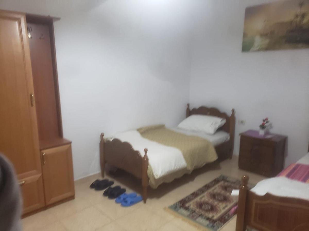 Hostel Split Rock 티라나 외부 사진
