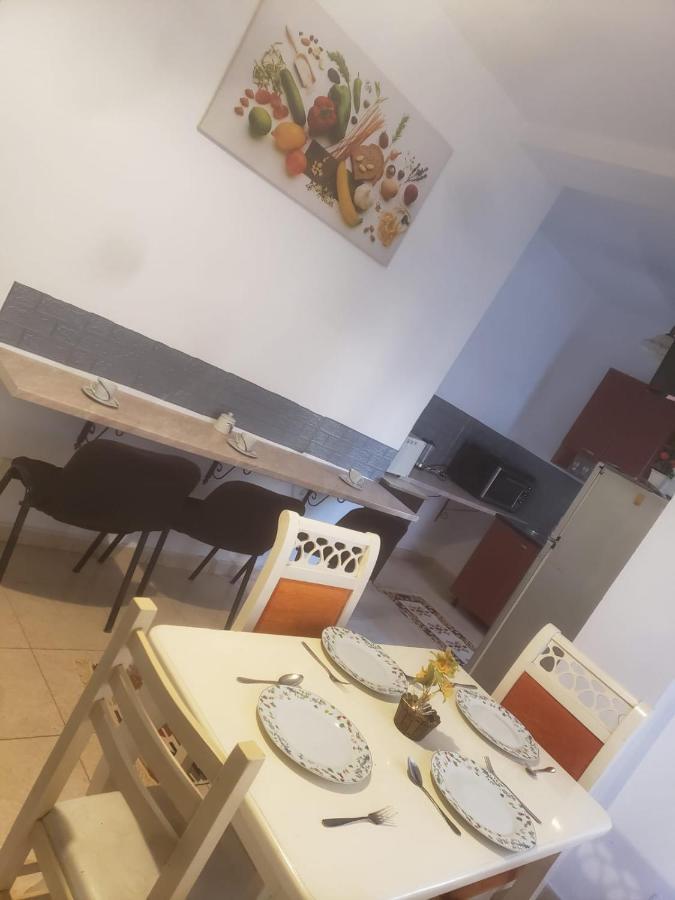 Hostel Split Rock 티라나 외부 사진