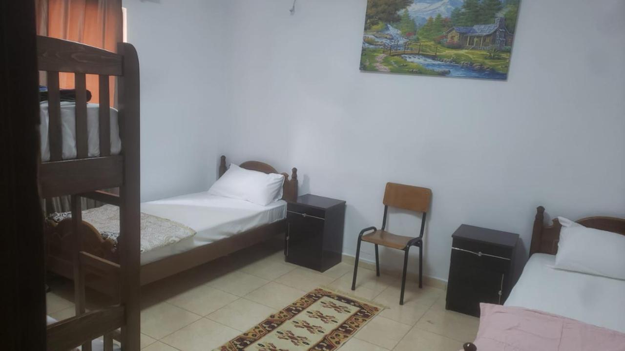 Hostel Split Rock 티라나 외부 사진