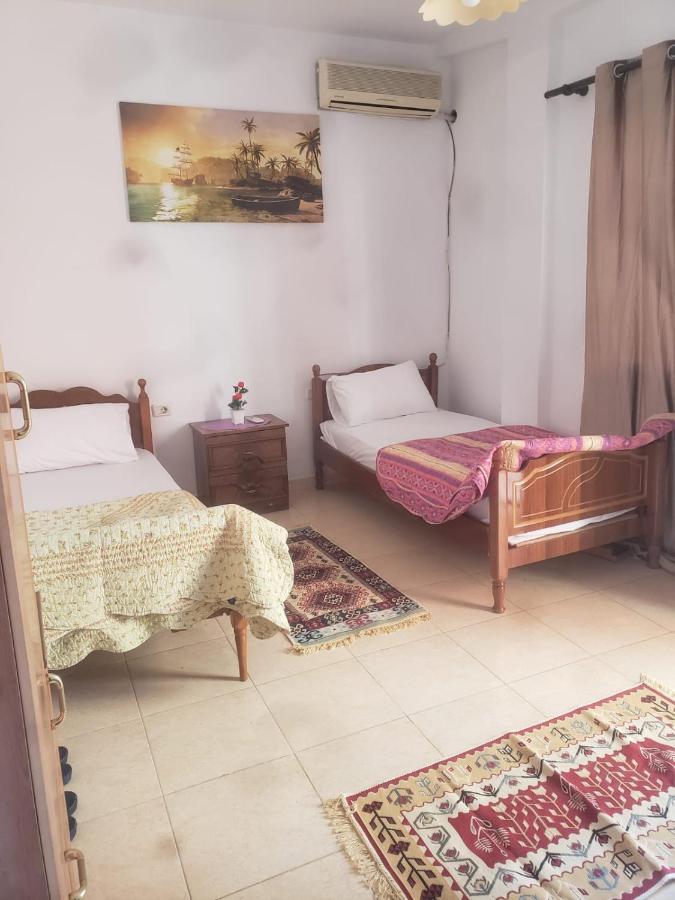 Hostel Split Rock 티라나 외부 사진