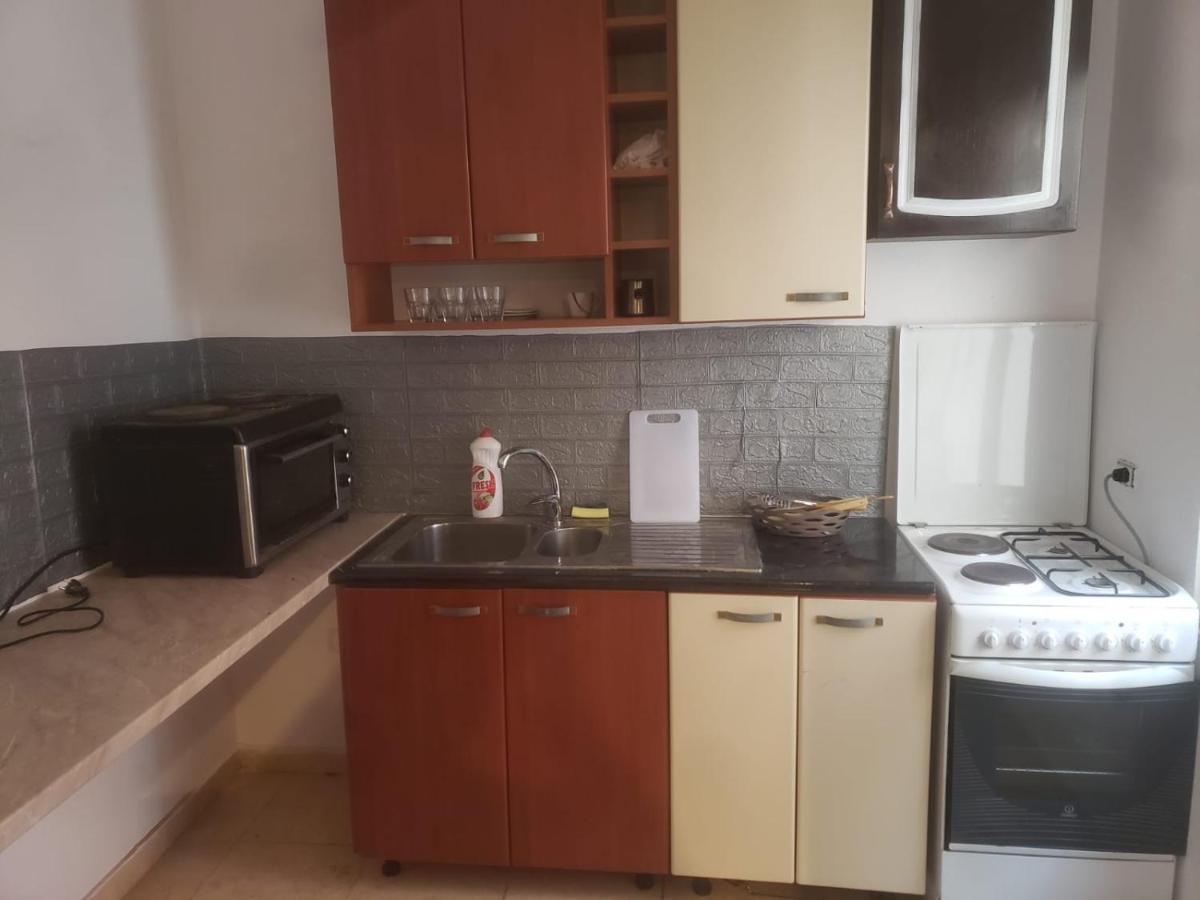 Hostel Split Rock 티라나 외부 사진